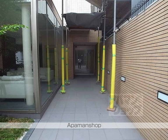 ロートレック中京の玄関写真