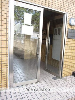 ラ・ベルセゾン[1LDK/40.6m2]のエントランス2