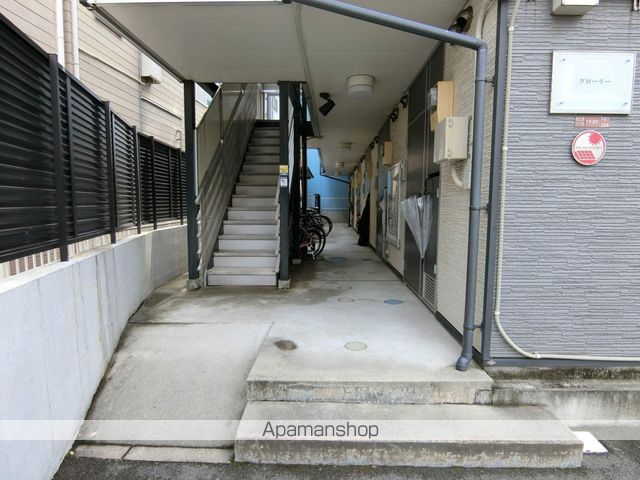 レオパレスグローリーの玄関写真
