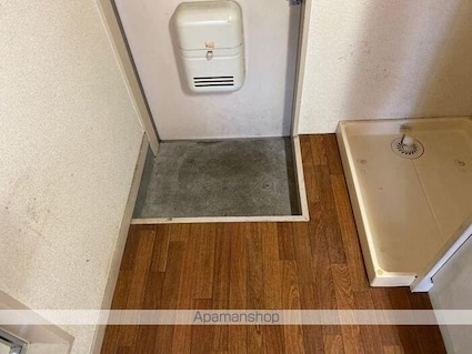 ロイヤルハイツ[1R/16.27m2]の玄関