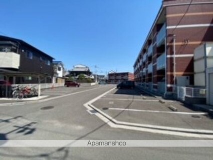 レオネクストル　コフレ[1K/30.49m2]の駐車場3
