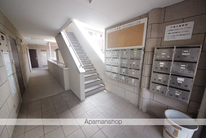 リベール多摩[1K/19.44m2]のエントランス