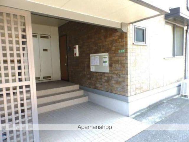 アーバンライフ5号館の玄関写真