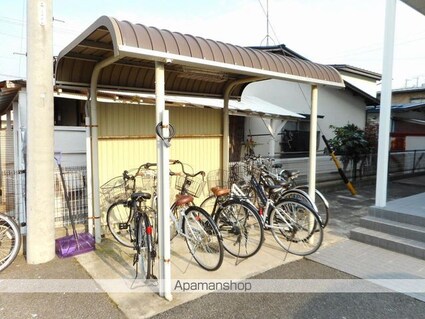 レオパレスＡＶＡＮＺＡＲＥ　Ｋ[1K/20.28m2]の駐車場1