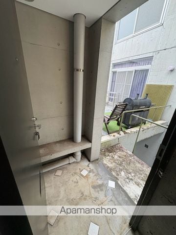 LOOP Aの玄関写真