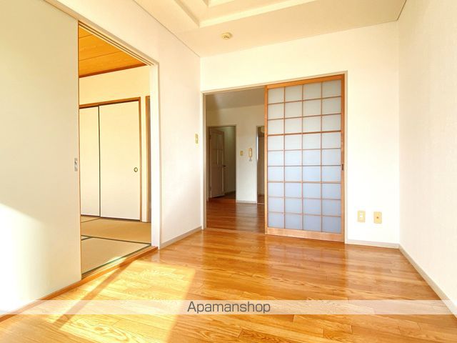 ロイヤルヒルズ高丘の内装写真