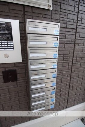 フローレス平田[1LDK/44.39m2]のエントランス