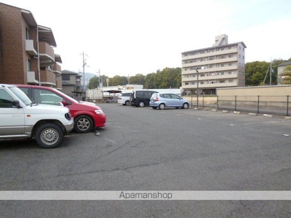 滋賀県大津市石山寺３丁目[2LDK/65.22m2]の駐車場