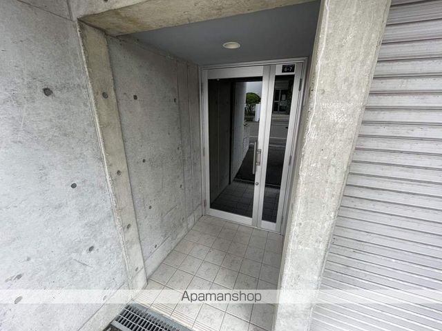 クレスト24の玄関写真