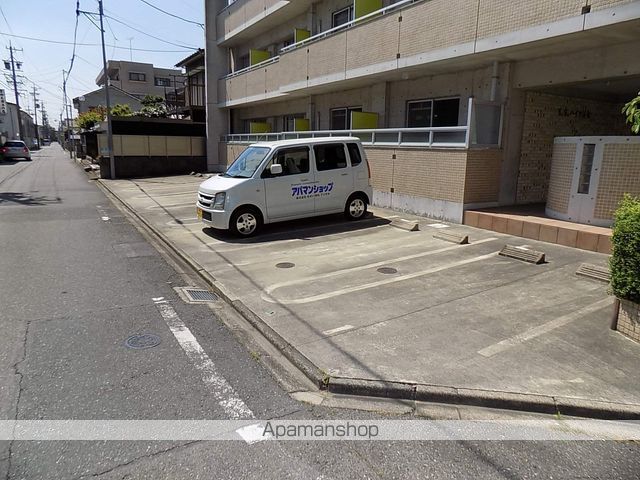 Y.S.ハイツ万代の外観写真
