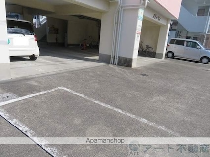 メゾン・サン[2DK/38.88m2]の駐車場