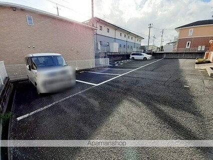 プラーノみなもと[2LDK/64.32m2]の駐車場