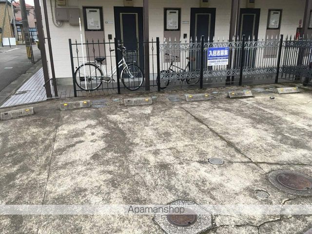 Ｓ・Ｔクローバー[1K/19.38m2]の駐車場