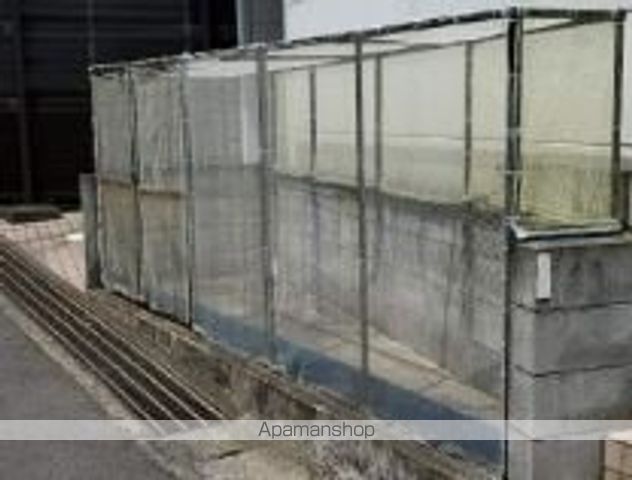 レオパレス河内ウエハラの玄関写真