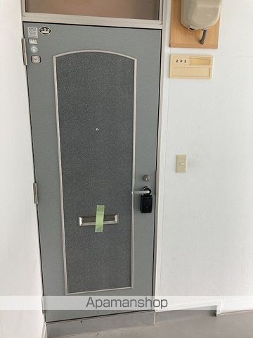 パルクII E棟の玄関写真