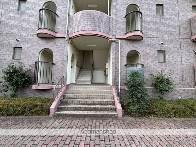 カサベルデ額田の玄関写真