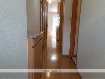 イースト．ウィング[1R/33.15m2]の玄関