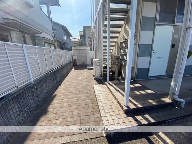 レオパレスKAWASAKIの玄関写真