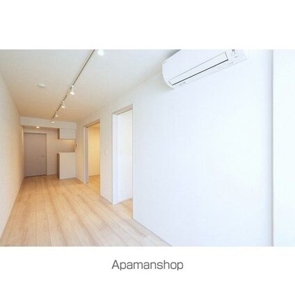 コンフォリア・リヴ渋谷本町[2LDK/45.43m2]のリビング・居間