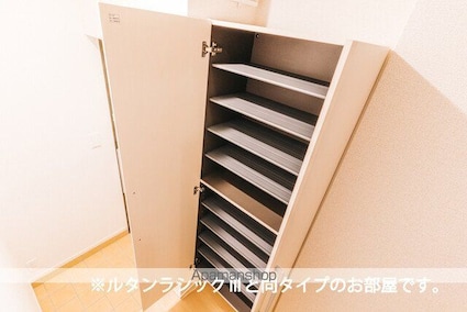 ソレイユ[1K/36.31m2]の玄関