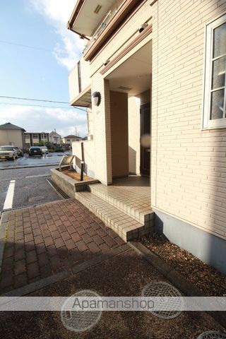 岡山電軌清輝橋線 清輝橋駅 徒歩33分 2階建 築27年の玄関写真