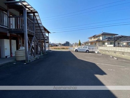 ウッディハウス林[1K/20.15m2]の駐車場