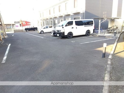 レオネクストシャムロック[1LDK/46.94m2]の駐車場2