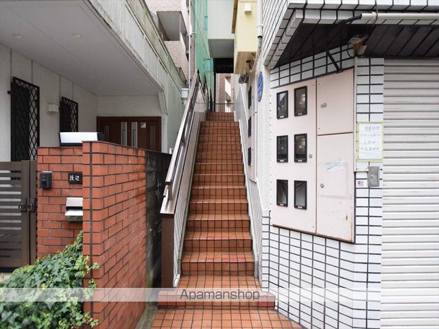 大友ロイヤルタウン相模原の玄関写真