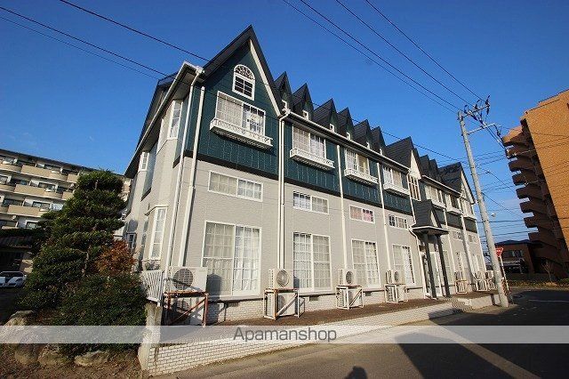 ホワイトキャッスル蒲町ビレジB棟の外観写真