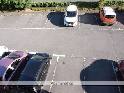 ソレイユコートＳ[2LDK/55.01m2]の駐車場