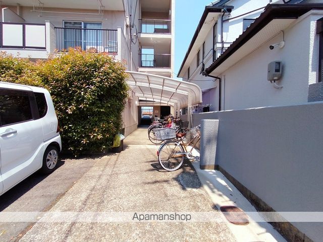 野本コーポラスの玄関写真