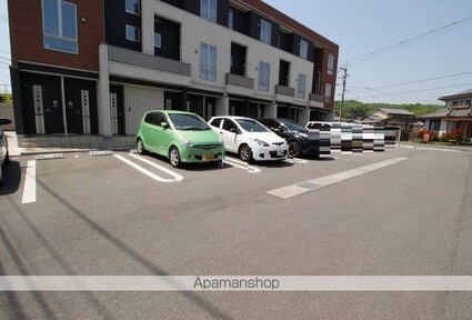 セレステ[1K/31.65m2]の駐車場1