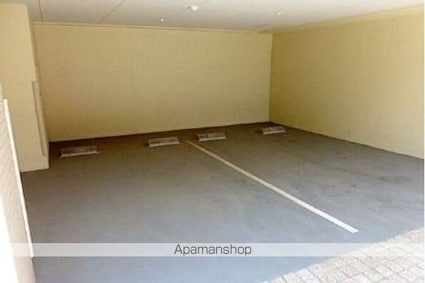 プライムアーバン南烏山[1K/25.11m2]の駐車場