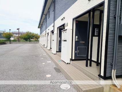 レオパレスブーゲンビリア[1K/23.6m2]のエントランス