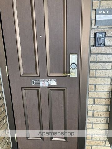 ヴィラージュ石山の玄関写真