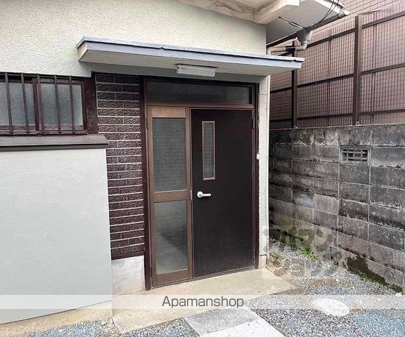 桂上豆田町貸家の玄関写真
