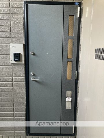 コンフォール・カメリアの玄関写真