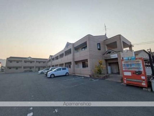 グランドウルス中島の外観写真