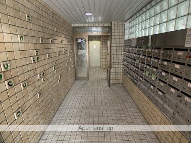 ドミ18ロイヤルの玄関写真