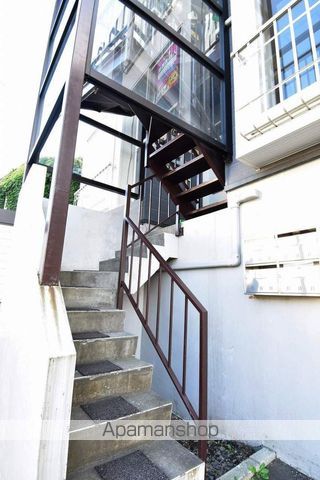 カルチェラタンの玄関写真