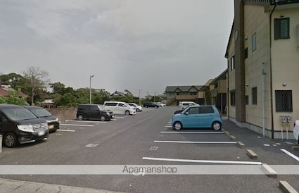 アーバニズム６１[2DK/51.76m2]の駐車場1