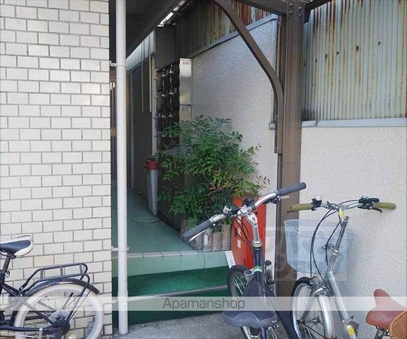ロイヤルレディーデンス山口の玄関写真