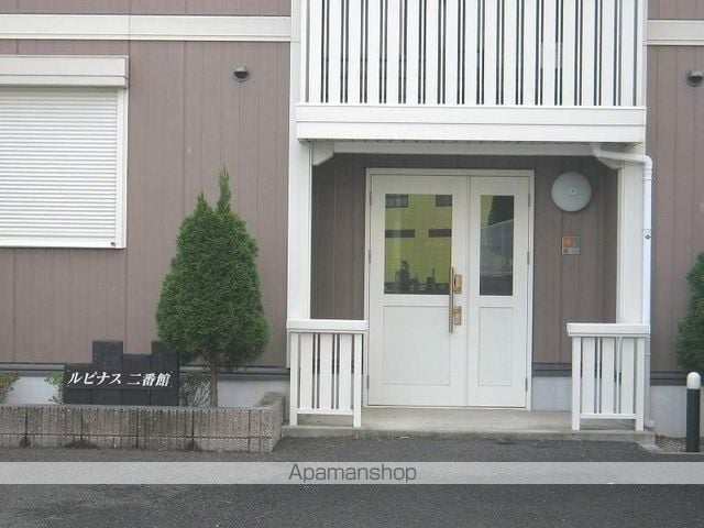 ルピナス二番館の玄関写真