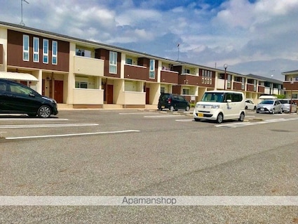 クレール聖徳Ｃ[1LDK/45.34m2]の駐車場2