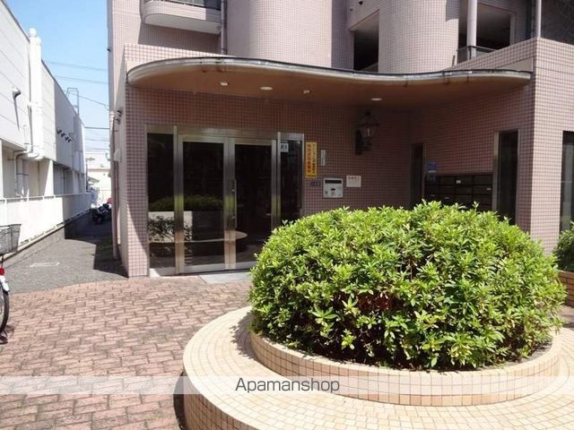 グランデージハヤミの玄関写真