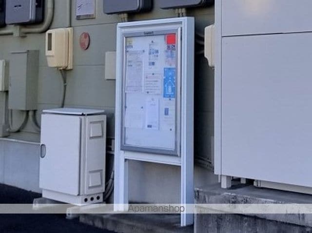 レオパレス中越東の玄関写真