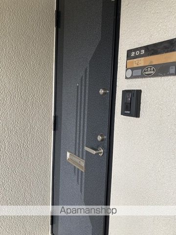 ハイカムール青山の玄関写真