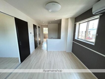 ラポムフルール（Ｌａ　Ｐｏｍｍｅ　Ｆｌｅｕｒ）[2LDK/54.83m2]のリビング・居間2