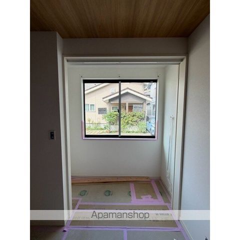 Rooms万代5の内装写真