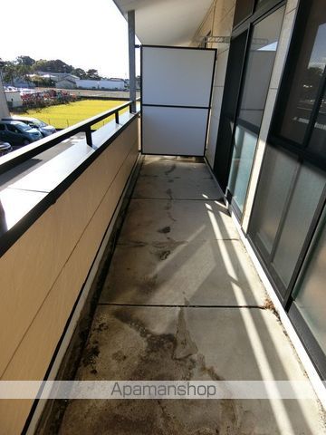 サープラス アイの内装写真